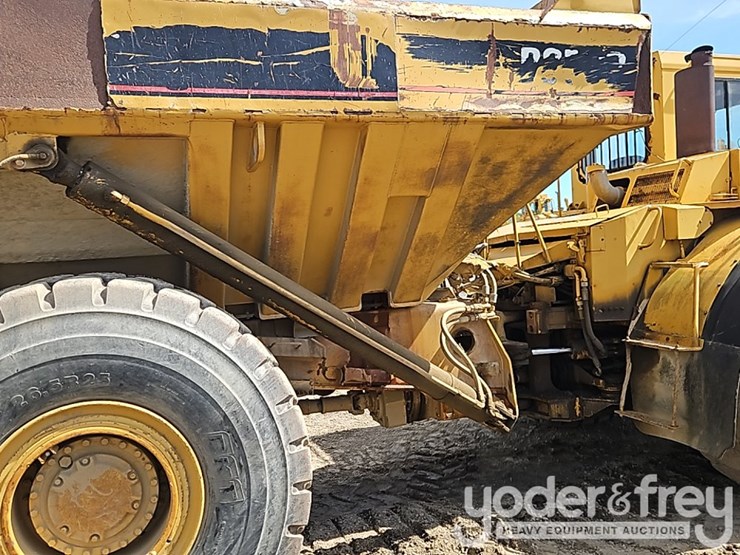 caterpillar-d350d-image-9