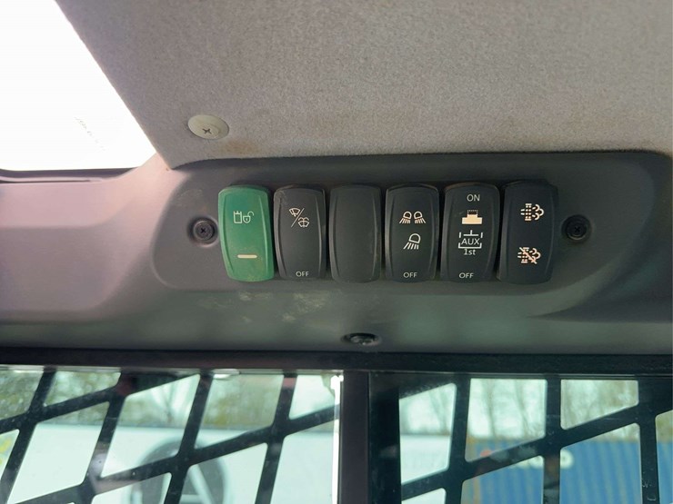 2024-takeuchi-tl6r-image-28