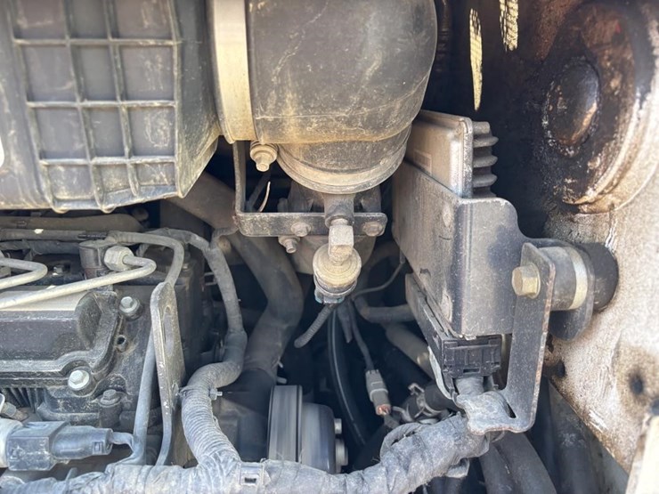 2016-bobcat-t650-image-37