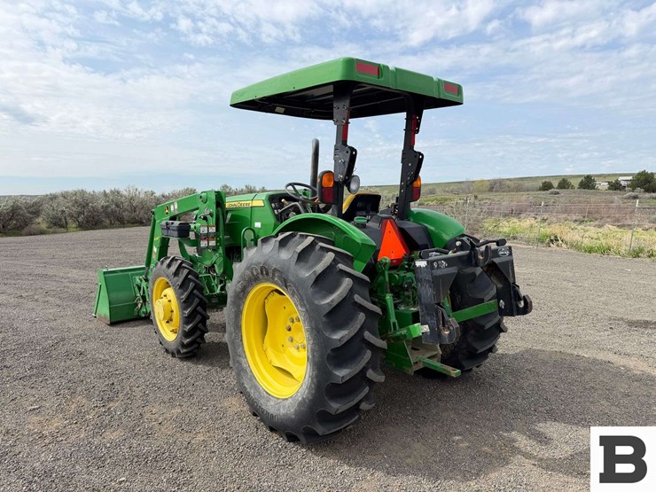 2015-john-deere-5075e-image-3