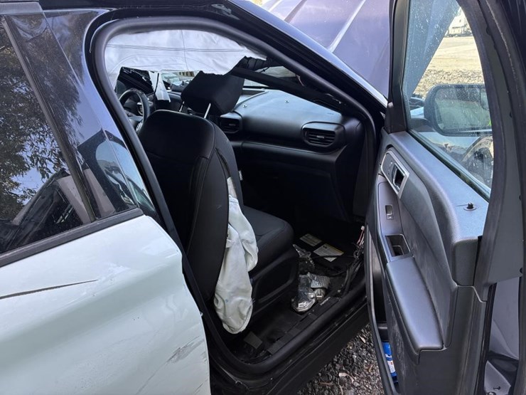 2022-ford-explorer-police-interceptor-image-17