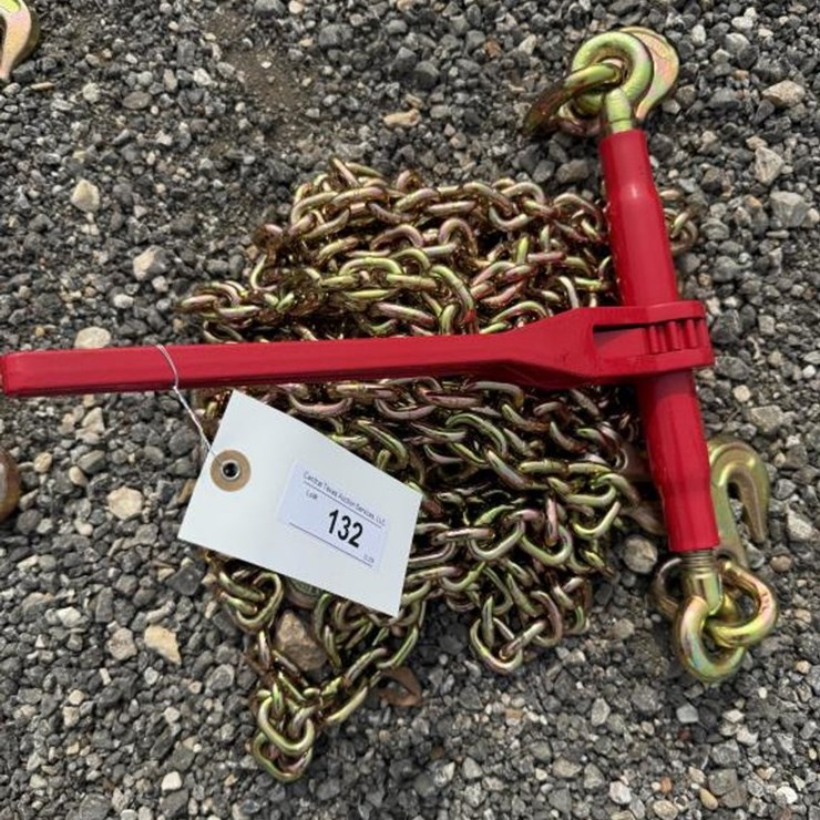 #132 • (1) 5400 lb Ratchet Binder & (2) 5/16" 20' Chains