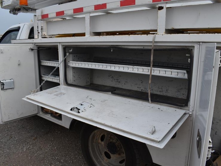 2014-ford-f550-image-13