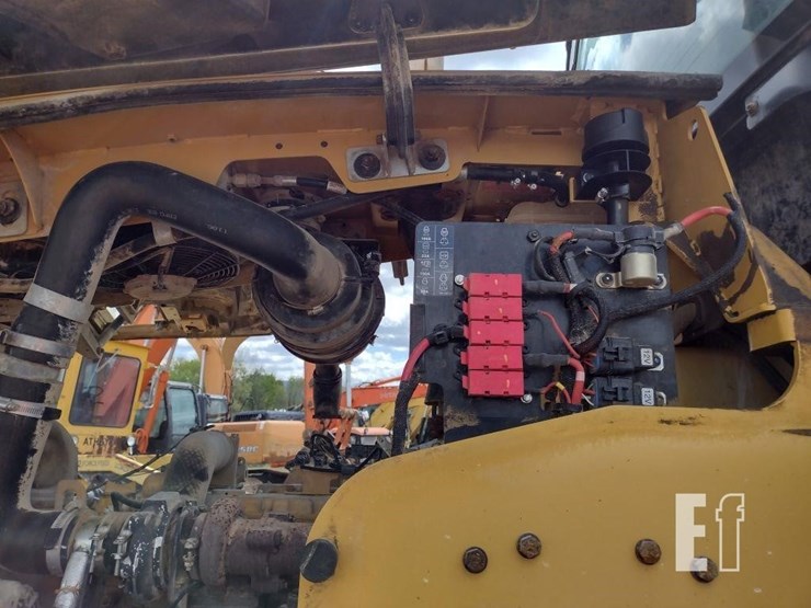 2015-caterpillar-914k-image-39