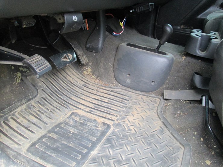 2006-chevrolet-2500-image-32