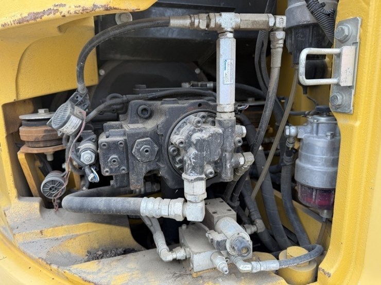 2016-kobelco-sk140sr-image-34