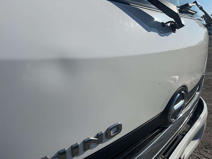 2020-hino-195-image-15