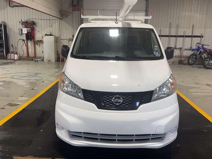 2021-nissan-nv200-image-8