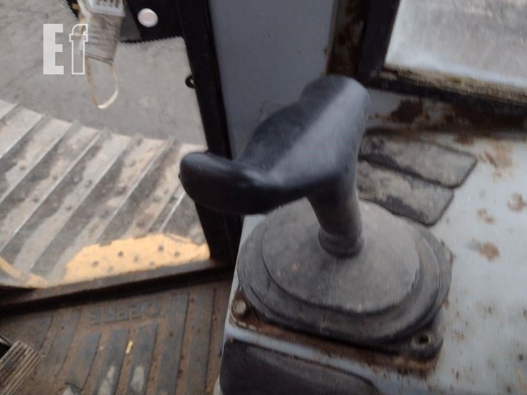 2005-deere-700h-lgp-image-9