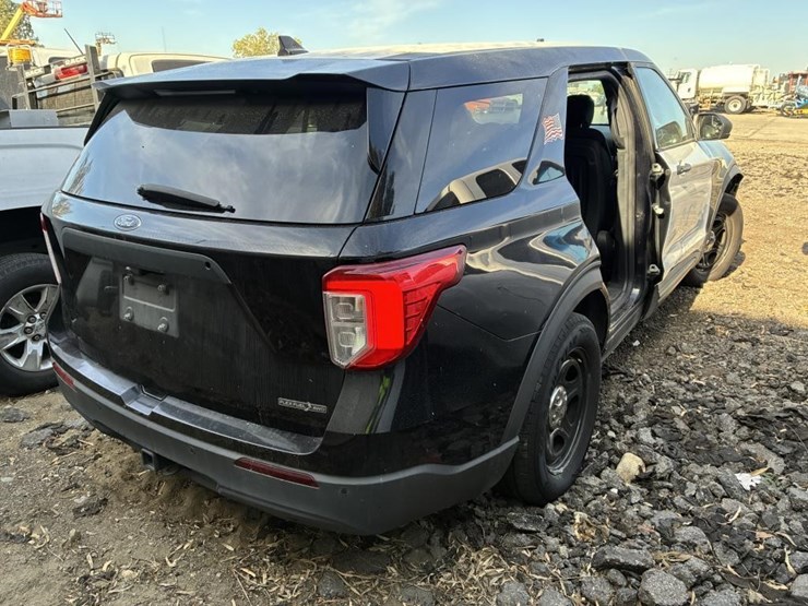 2020-ford-explorer-police-interceptor-image-3
