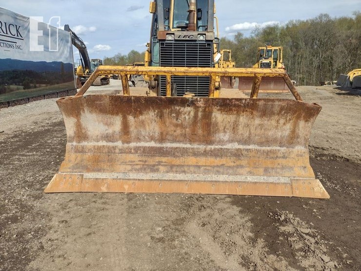 2005-deere-700h-xlt-image-23