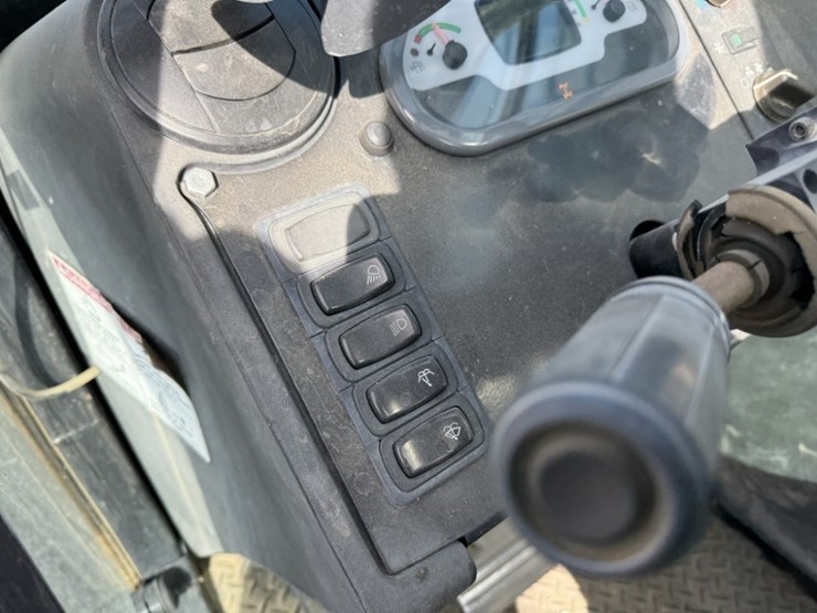 2016-genie-gth1056-image-31