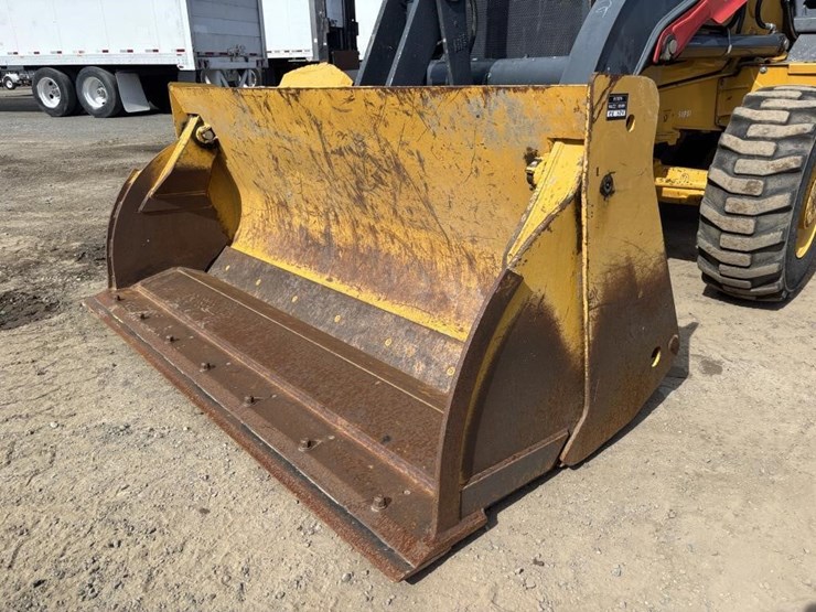 2019-deere-310l-ep-image-10