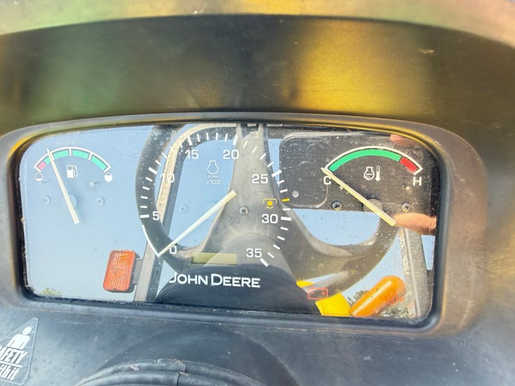 john-deere-3203-image-17