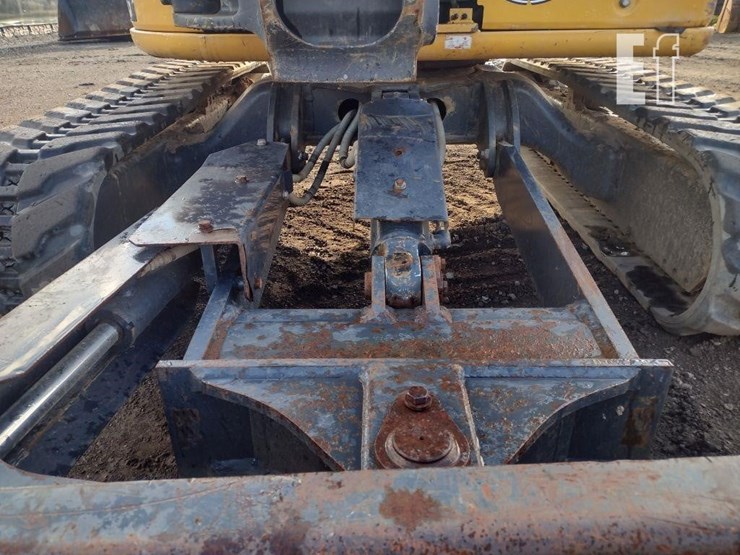 2018-deere-35g-image-21
