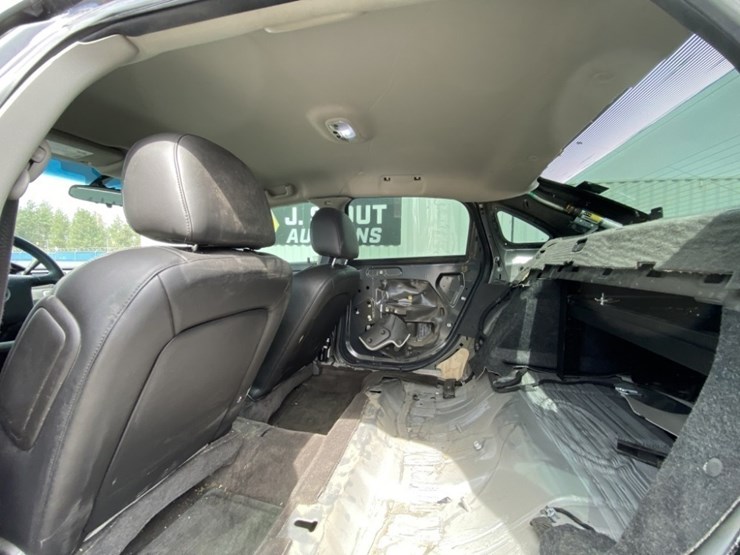 2014-chevrolet-impala-limited-sedan-image-25
