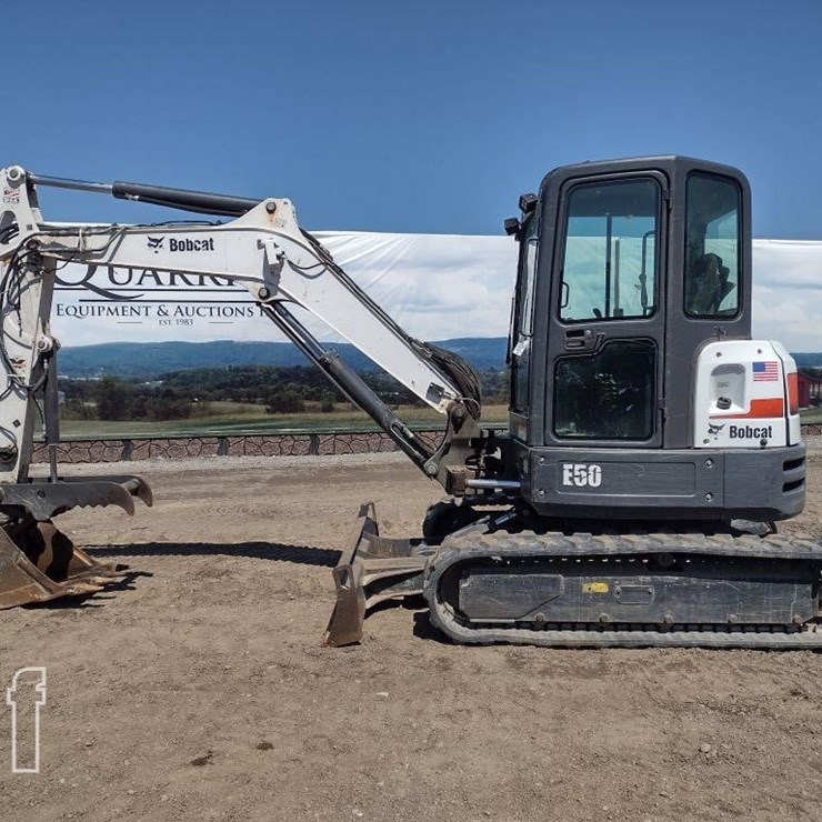 2016 BOBCAT E50