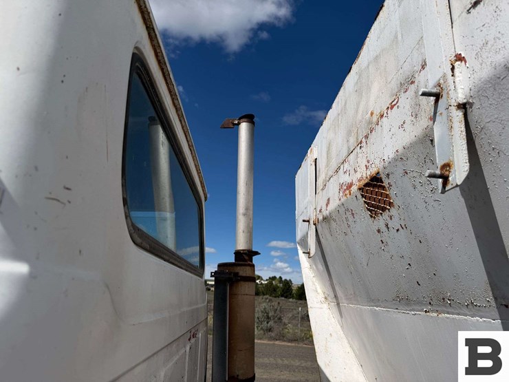 1977-international-fertilizer-truck-image-17