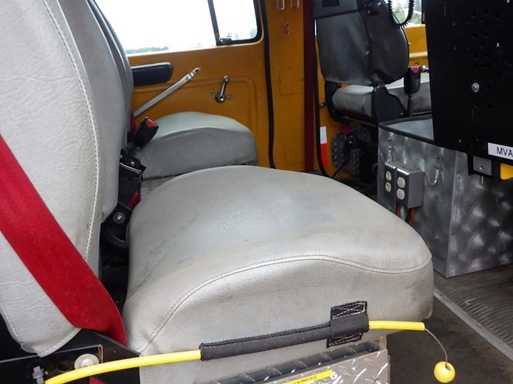 1995-ford-l9000-image-38