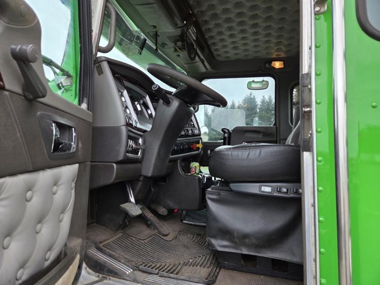 2015-kenworth-t800-image-9