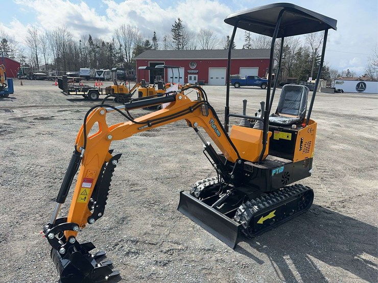 2026-future-ft13-mini-excavator-image-1