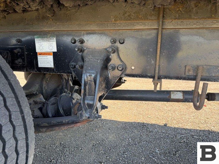 2009-freightliner-m2-box-van-truck-image-38