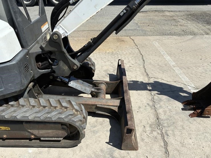 2015-bobcat-e32-image-6