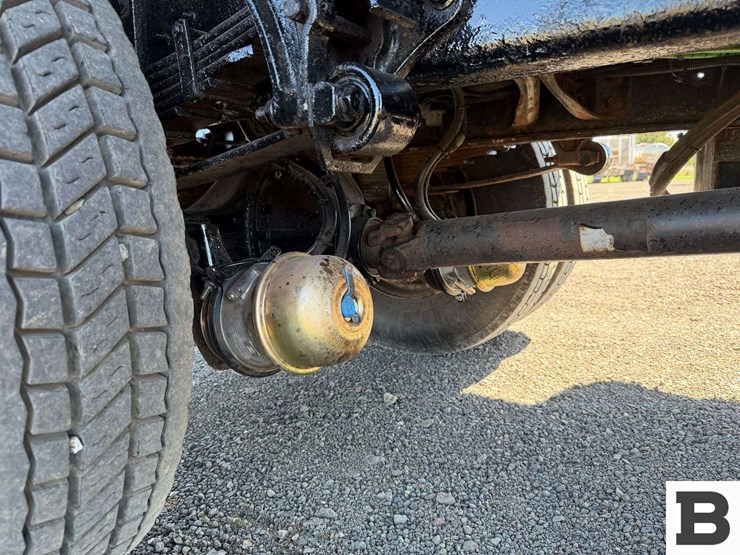 2010-ford-f750-image-31