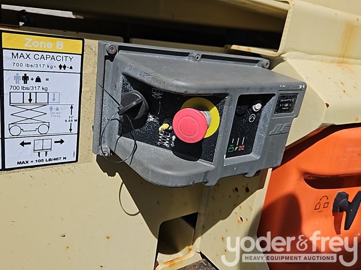 2016-jlg-3246es-image-15