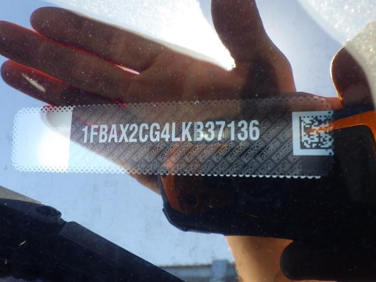 2020-ford-transit-image-15