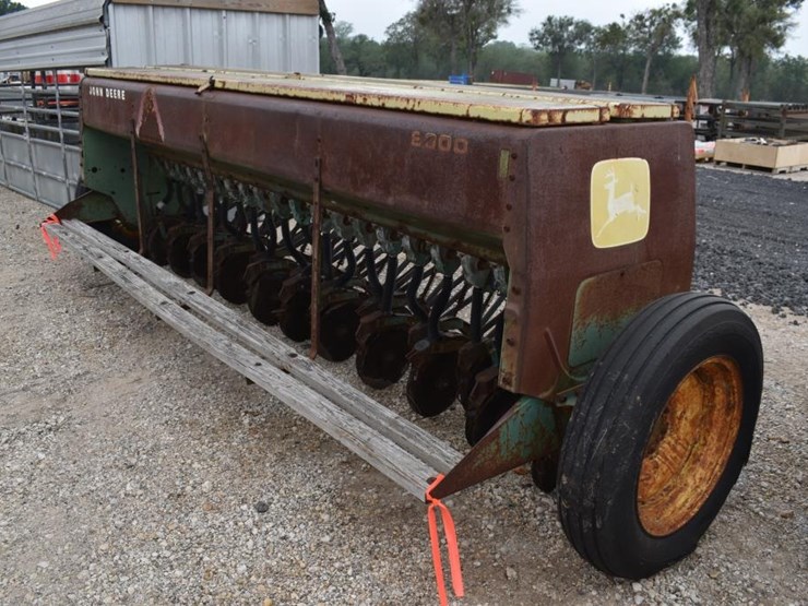 john-deere-8300-image-4