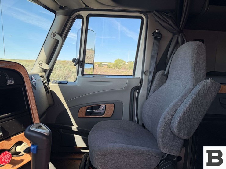 2012-international-prostar-image-62