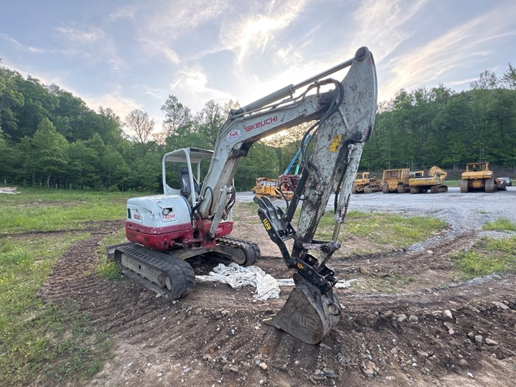 takeuchi-tb260-image-5