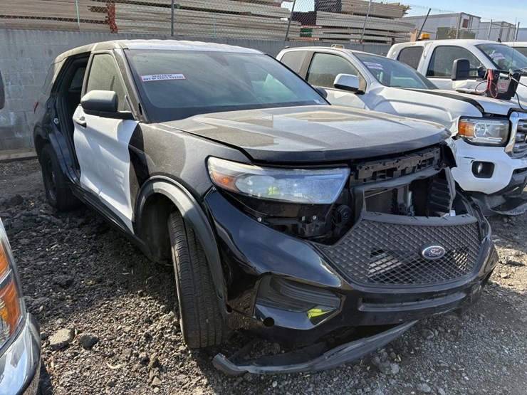 2020-ford-explorer-police-interceptor-image-2