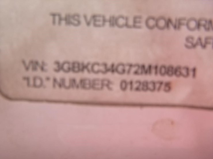 2002-chevrolet-3500-image-28