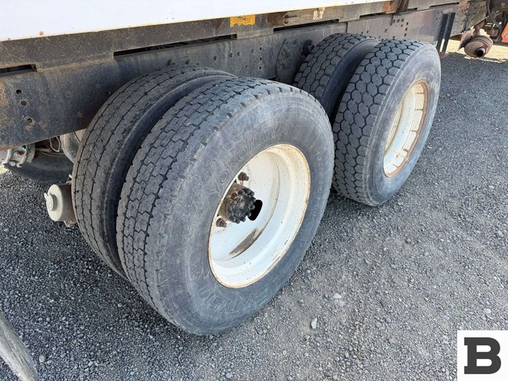 1979-ford-800-image-25