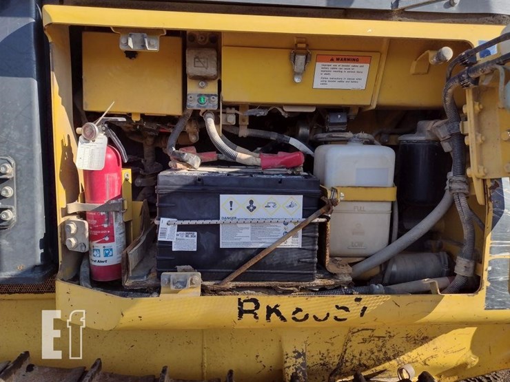 2013-komatsu-d39px-23-image-18