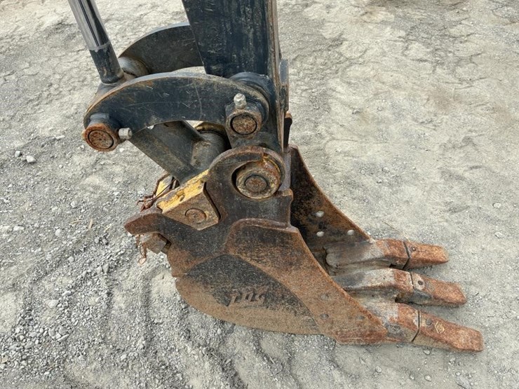 2023-deere-17g-image-7