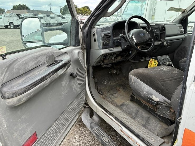 2007-ford-f450-image-17