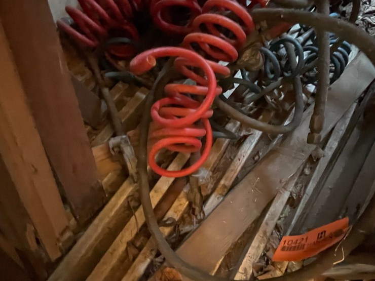 #10421-•-assorted-semi-tractor-air-lines-image-4