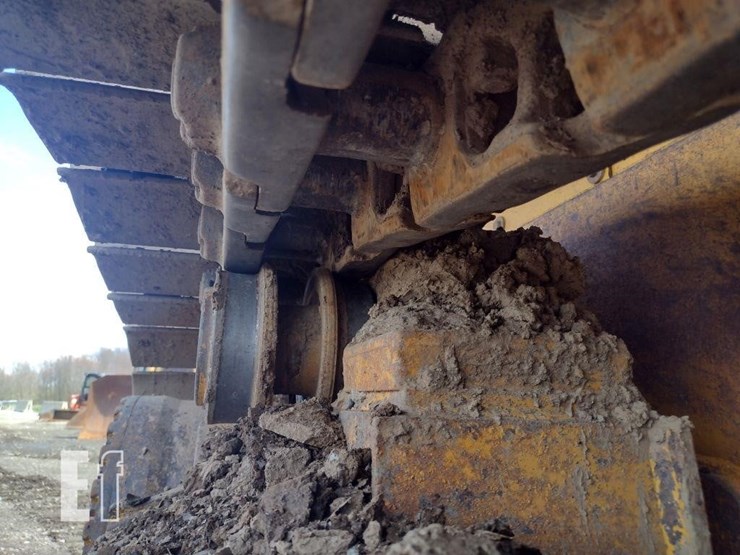 2008-deere-750j-lt-image-26