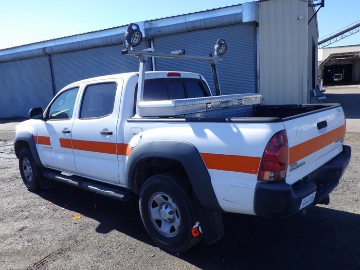 2013-toyota-tacoma-image-4
