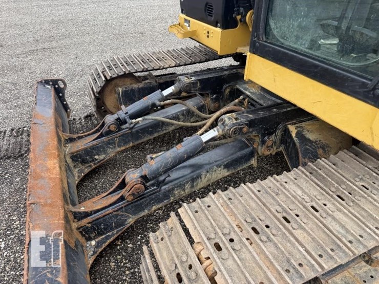 2022-caterpillar-310-image-10