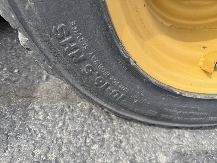 2017-caterpillar-226d-image-14