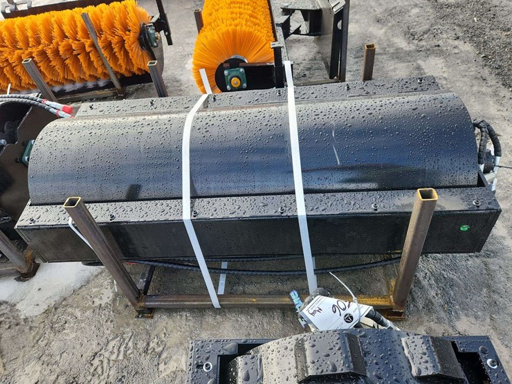 future-ft-cw70-skid-steer-vibratory-roller-image-3