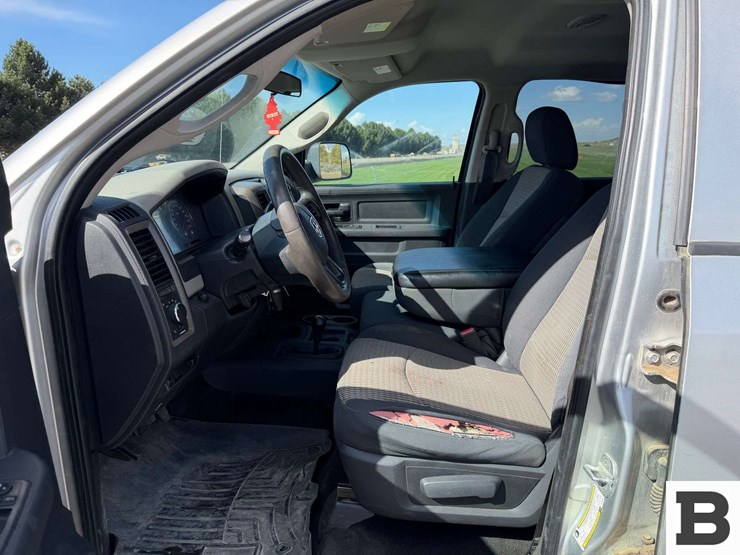 2012-dodge-3500-image-24