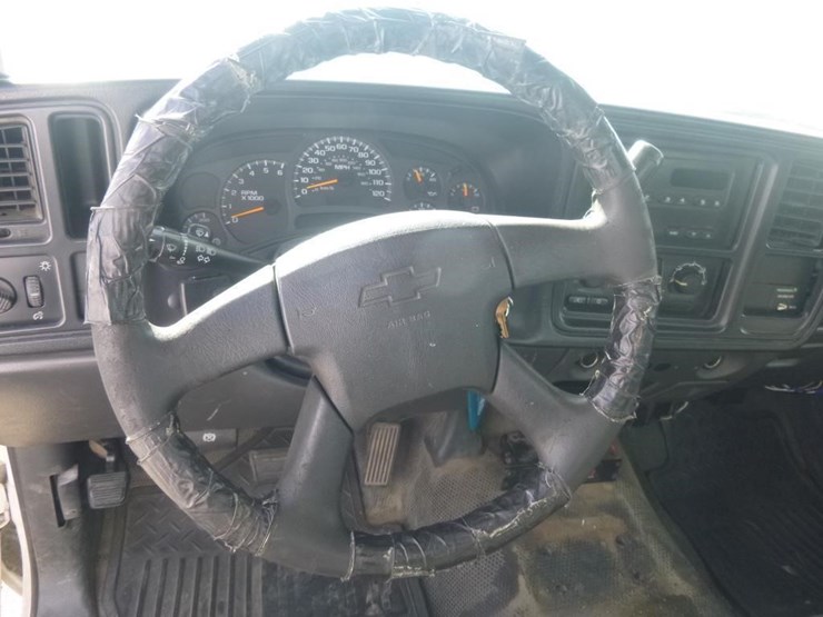 2003-chevrolet-2500-image-10