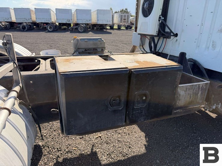 1998-international-f-4900-cab-&-chassis-truck-image-32