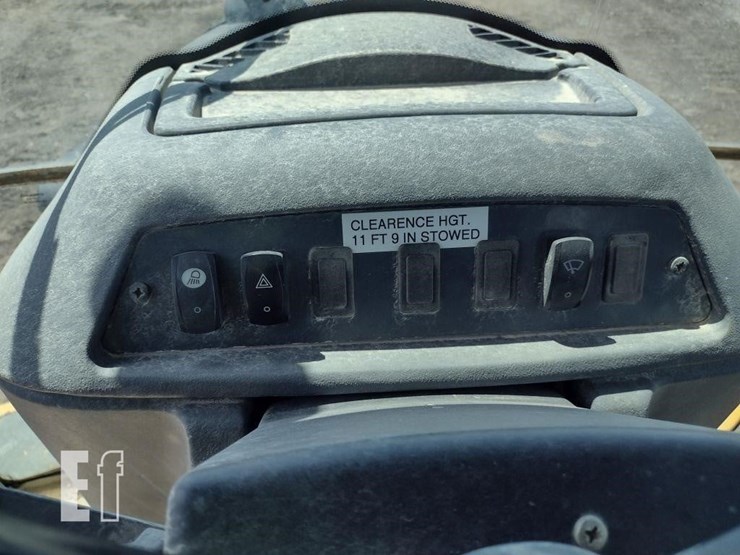 2010-deere-310j-image-7