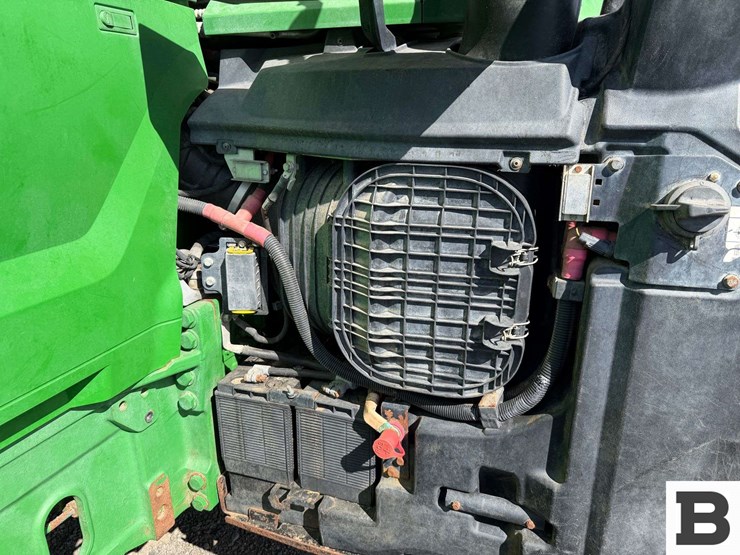 2021-john-deere-7r-210-image-21
